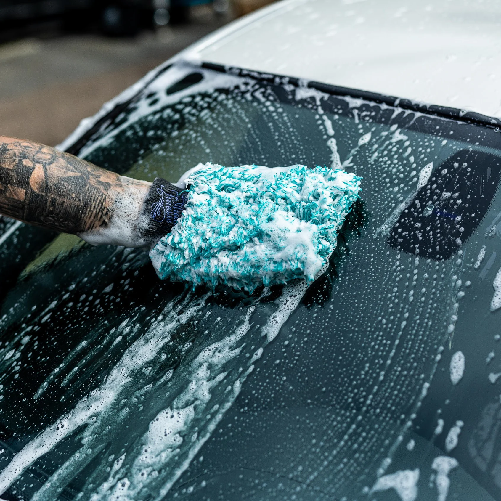 Plush Microfibre Wash Mitt - Image 5